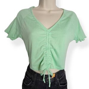 Colsie Green v- neck Crop Top Medium